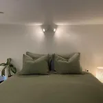 Lovely City Center Boutique Apartment